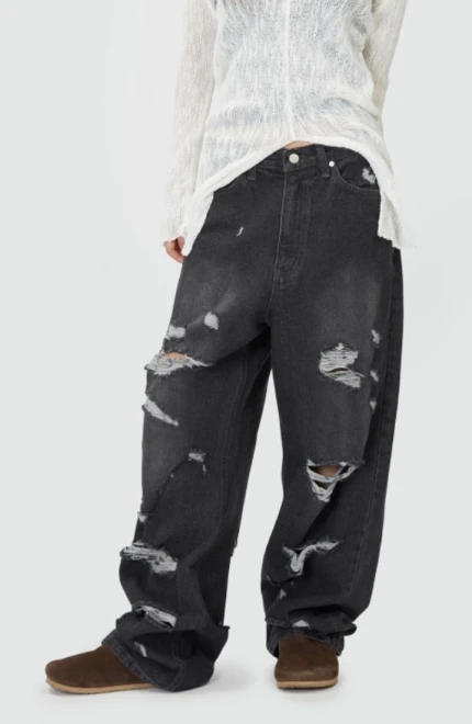 Third destryoed vintage wide denim pants