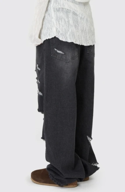 Third destryoed vintage wide denim pants