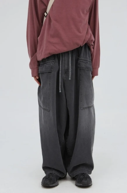 Cargo pocket wide denim pants